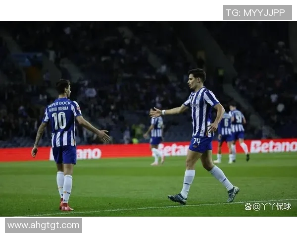 国民队与波尔图的激烈对决揭示了葡超联赛的竞争魅力与球队实力的较量 国民队与波尔图的激烈对决揭示了葡超联赛的竞争魅力与球队实力的较量