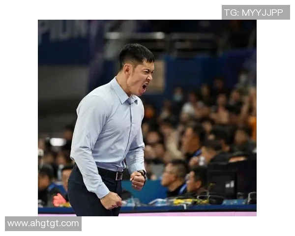 张庆鹏的篮球传奇之路：从青涩少年到职业巨星的奋斗历程