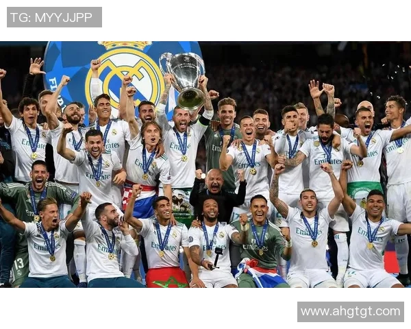 皇马逆转曼联以二比一获胜展现强大实力与团队合作精神 皇马逆转曼联以二比一获胜展现强大实力与团队合作精神