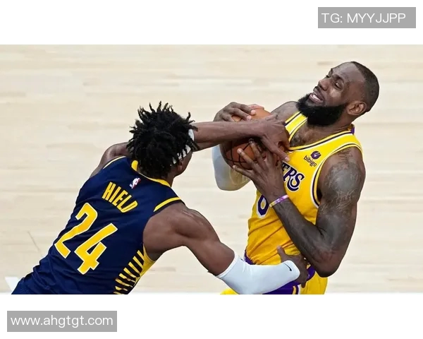 雷霆与湖人季后赛第五场激战回顾与精彩瞬间分析