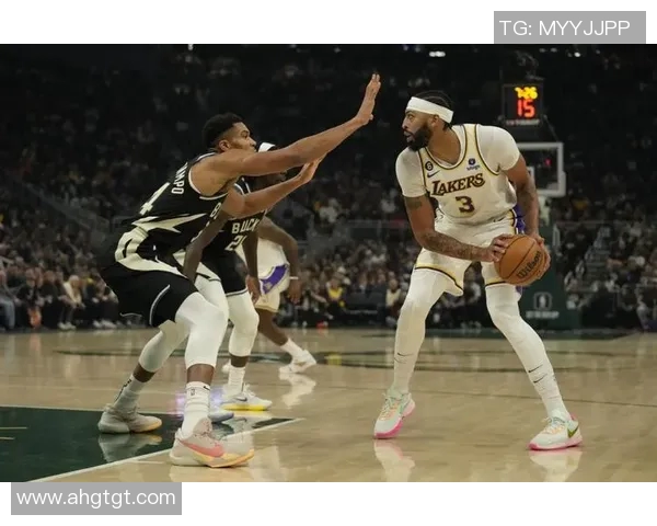 2021年NBA总决赛雄鹿与湖人对决的精彩瞬间与战术分析