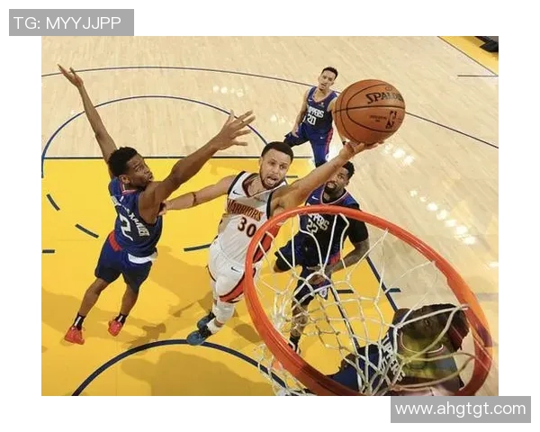 勇士与快船激战1617赛季精彩回顾与球员表现分析